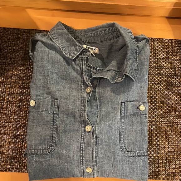 Old Navy women’s 100% cotton denim shirt - Picture 7 of 7